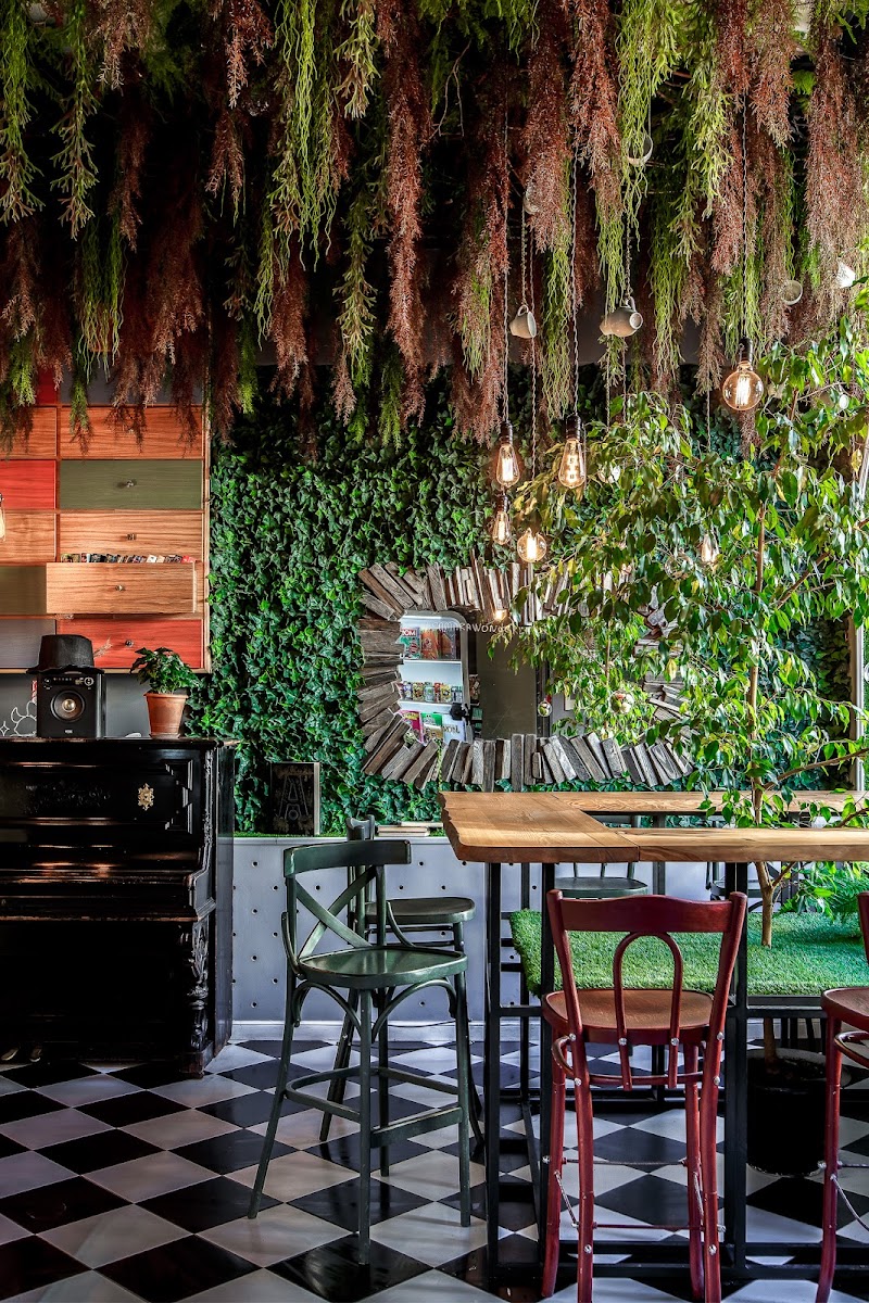 Alice In Wonderland / Алиса В Стране Чудес